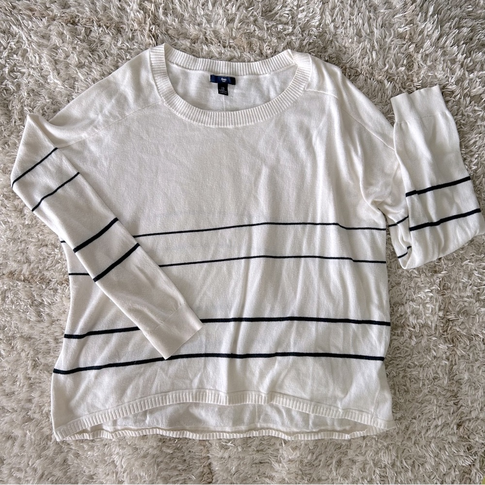 🔥3 for 24🔥 White and Black Striped Longsleeve Blouse by Gap